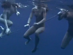 Chica, Bikini, Al aire libre, Público, Adolescente, Trio, Tetas, Bajo el agua