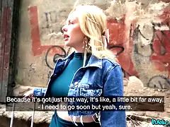 Grosser arsch, Grosser schwanz, Grosse titten, Blondine, Blasen, Spermaladung, Pov, Öffentlich