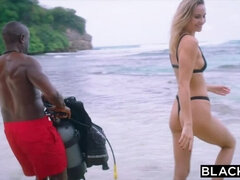 Negro, Rubia, Mamada, Estilo perrito, Peludo, Interracial, Montar, Tetas