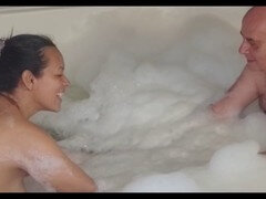 Bad, Blasen, Handjob, Lecken, Massage, Masturbation, Russisch, Nass
