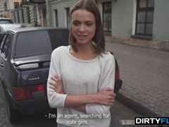 Audition, Brunette brune, Tir de sperme, Orgasme, Culottes ou slips, Rasée, Dénudage, Nénés