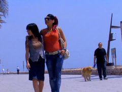 Plage, Sucer une bite, Tir de sperme, Fille latino, Lesbienne, Public, Plan cul à trois, Voyeur