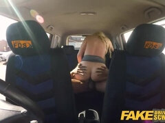 Grote lul, Zwart, Blond, Pijpbeurt, Brits, Auto, Hardcore, Interraciaal