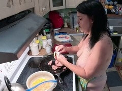 Любители, Из жопы в рот, Большая жопа, На кухне, Зрелые, Милф, Обнаженные, Тату