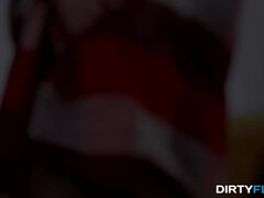 Dirty Flix - Iris Kiss Kiss - Nerdy chick with ass sex des