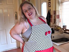 Tante, Grosse titten, Blondine, Pummelig, Küche, Milf, Pov, Ehefrau