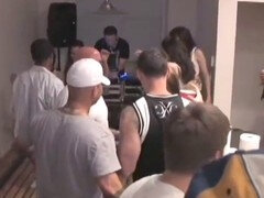 Amateur, Sucer une bite, Collège université, Groupe, Interracial, Orgie, Fête