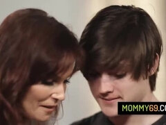 Sucer une bite, Femme couguar, Famille, Hard, Rousse roux, Fils, Belle mère, Tabou