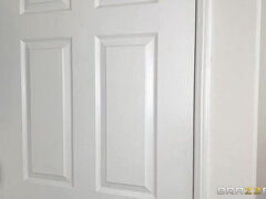 Gianna Dior and her Roomie Whitney 69 on Cam