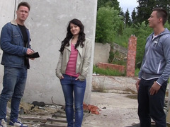 Минет, Брюнетки, Сперма на лице, Деньги, Втроем