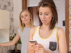 Большие сиськи, Поцелуи, Лизание, Белье, Мастурбация, Тощие, Стриптизерша, Сиськи