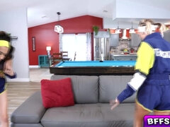 18 ans, Anal, Blonde, Gorge profonde, Le plan cul à quatre, Hard, Chatte, Nénés