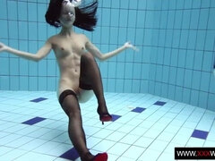 Leie, Bad, Absätze, Pool, Rasiert, Solo, Jungendliche (18+), Unter wasser