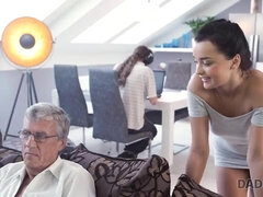 黒人, フェラチオ, 爸, 家族, 指いじり, Hd, オナニー, 妻