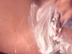 Amateur, Blonde, Femme couguar, Doigter, Poilue, Talons, Maman, Se déshabiller