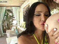 Morena, Lesbiana