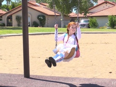 Крупный план, Куколка, Экстремальный секс, Пальцем, Большие дырки, Мастурбация, Школьница, Соло