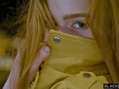 Nana, Grosse bite, Noire, Sucer une bite, Noir ébène, De plein air, Rousse roux, Nénés