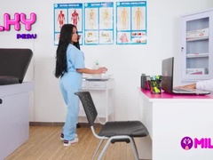 お尻, デカ尻, フェラチオ, 茶髪の, 看護婦, 小柄, フェラする, オッパイの