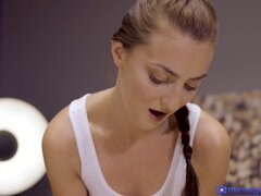 Provocative Masseuse Gives Oily Hand Job Hot Video