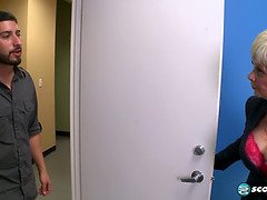 ブロンド, フェラチオ, イく瞬間, 汚れた　, Hd, 淫乱熟女