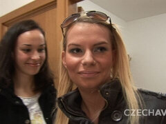 Leie, Blasen, Tschechisch, Frau frau mann, Selbstgemacht, Milf, Party, Rasiert