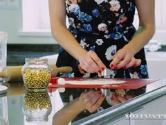 Поза 69, Блондинки, Семяизвержение, Глубокая глотка, Европейки, Секс без цензуры, На кухне, Зрелые