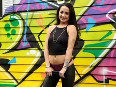 Arsch, Blasen, Braunhaarige, Hundestellung, Handjob, Entkleiden, Tätowierung, Jungendliche (18+)