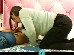 Grosser schwanz, Schwarz, Spermaladung, Erstes mal, Hotel, Geld, Stiefmutter, Eng