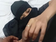 Hot Muslim Girl in Burka Takes Cum on Face - Desi Indian Beauty