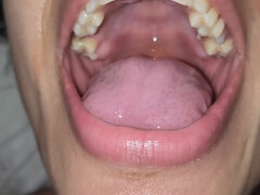 Noire, Sucer une bite, Tir de sperme, Gorge profonde, Noir ébène, Extrême, Pute, Toilettes