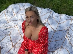 Большой член, Кончили внутрь, Огромный член, Милф, Чудовищные размеры, На публике, Киски, Тату