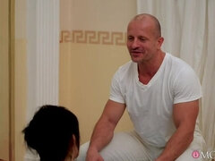 Asiatique, Salle de bains, Noire, Tir de sperme, Hard, Embrassement, Léchez, Nénés