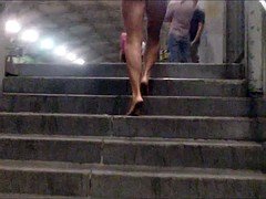 me naked in subway