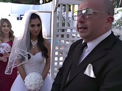 Азиатки, Большой член, Большие сиськи, Минет, Невеста, Вчетвером, От первого лица, Свадьба
