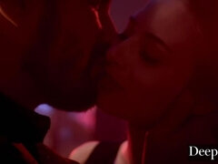 Жопа, Брюнетки, Собачьи, Доминирование, Поцелуи, Белье, Чулки, Сиськи