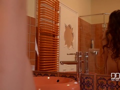 Жопа, Ванна, Каблуки, Мастурбация, Натуральные сиськи, Киски, Бритые, Сиськи