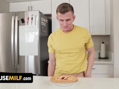 Gros cul, Gros seins, Blonde, Cocu, Cuisine, Réalité, Belle mère, Nénés