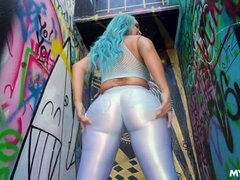 Grote mammen, Vrouw, Hd, Moeder die ik wil neuken, Alleen, Tatoeage