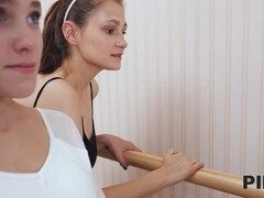 Watching, superstar, flexible teen (18+)