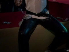 Blond, Bruinharig, Spijkerbroeken, Orgie, Feest, Kut duiken, Swinger, Tieten likken