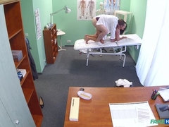 Leie, Blasen, Betrug, Arzt, Fingern, Handjob, Krankenschwester, Spanner