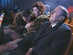 Gros seins, Sucer une bite, Brunette brune, Cinéma, Européenne, Groupe, Hard, Public