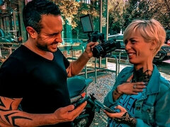 Culo, Culo grande, Mamada, Polla, Al aire libre, Falda, Tatuaje, Adolescente