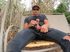 Большой член, Семяизвержение, На природе