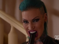 Grosse titten, Doppelpenetration, Hardcore, Riesendildo, Latex, Rasiert, Ablutschen, Titten