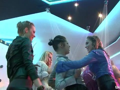お尻, 茶髪の, 衣服着たままセックス, レザー, なめる, オージー, サテン, シャワー