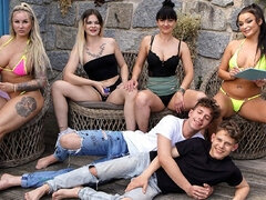 In den arsch, Grosser schwanz, Hd, Reif, Im freien, Party, Öffentlich, Ablutschen