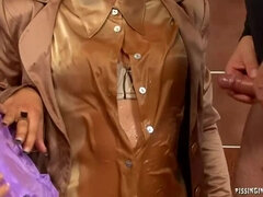 Enthousiasteling, Blond, Fetisj, Harig, Hd, Moeder die ik wil neuken, Pissen, Kousen