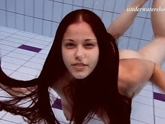 最高, デカ尻, 彼女, 裸, プール, ロシア人, ティーン, 水中